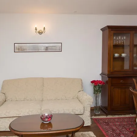 Old Town Three Bedroom Apartment Asti Mande 1 Split
