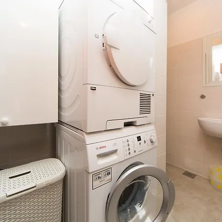 Apartment Old Town Three Bedroom Apartment Asti Mande 1