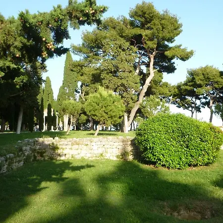 Apartment Old Town Three Bedroom Apartment Asti Mande 1 Split