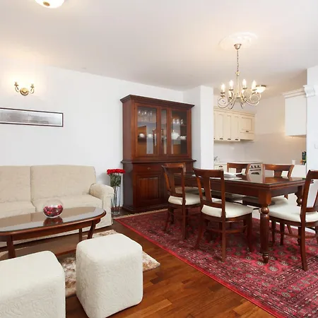 Apartment Old Town Three Bedroom Apartment Asti Mande 1 Split