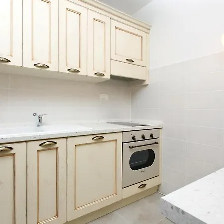 Old Town Three Bedroom Apartment Asti Mande 1 Apartment Split