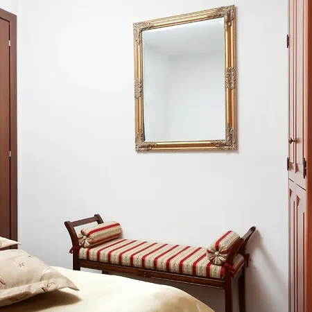 Apartment Old Town Three Bedroom Apartment Asti Mande 1 *