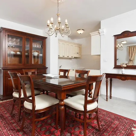 Old Town Three Bedroom Apartment Asti Mande 1 Split