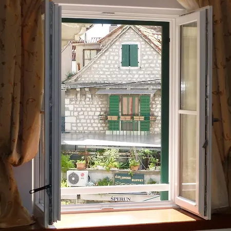 Old Town Three Bedroom Apartment Asti Mande 1 Apartment Split