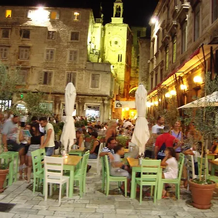Old Town Three Bedroom Apartment Asti Mande 1 Split